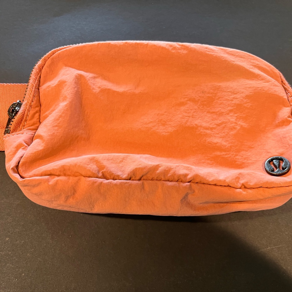 Lululemon Everywhere Belt Bag 1L, Salmon